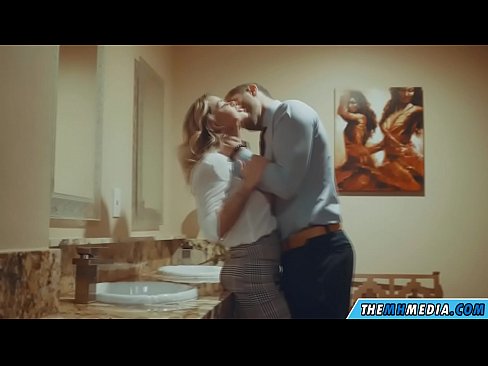 ❤️ ໃນເວລາທີ່ຜິວເນື້ອສີຂາວ busty seduces ທ່ານຢູ່ໃນຫ້ອງນ້ໍາສາທາລະນະ ໜັງໂປ້ ຢູ່ຄອມ lo.basseyn-vsem.ru ❌